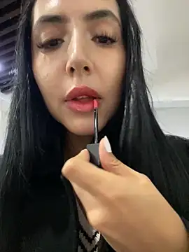 Snapshot of oh_nina chatting on 10.24.25 oh nina online show from 10.24.25