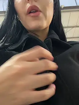 Snapshot of oh_nina chatting on 11.07.25 oh nina online show from 11.07.25