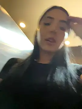 Snapshot of oh_nina chatting on 11.14.25 oh nina online show from 11.14.25