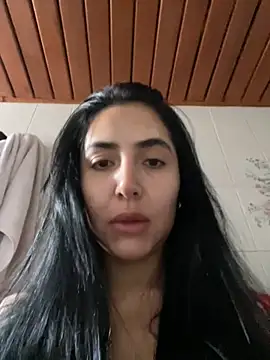 Snapshot of oh_nina chatting on 11.22.25 oh nina online show from 11.22.25