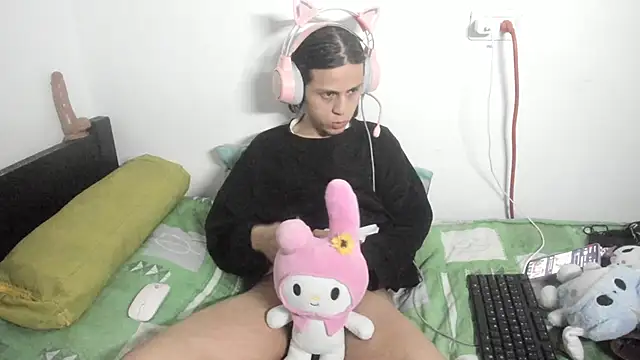 Snapshot of Petite-Goth chatting on 11.20.25 Petite-Goth online show from 11.20.25