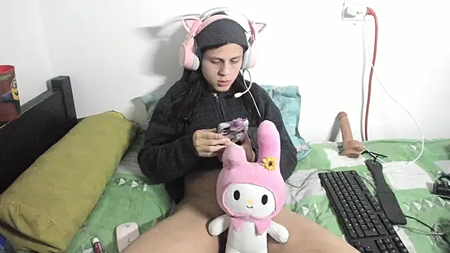 Snapshot of Petite-Goth chatting on 11.23.25 Petite-Goth online show from 11.23.25