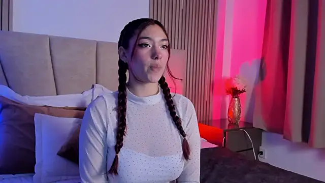 Victoria Beaumont online show from 10.30.25