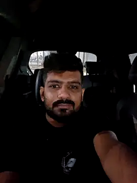 Snapshot of Vince-18 chatting on 10.27.25 Vince-18 online show from 10.27.25