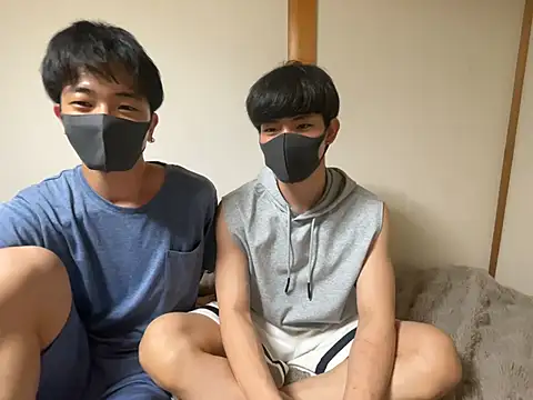 Snapshot of kntoo chatting on 04.17.26 kntoo online show from 04.17.26