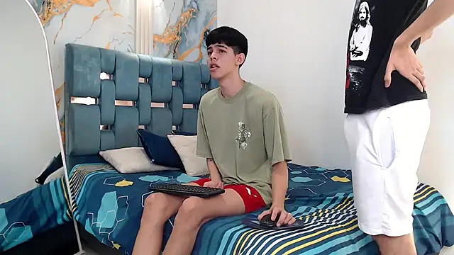 TWINKS FRIENDS online show from 02.12.26