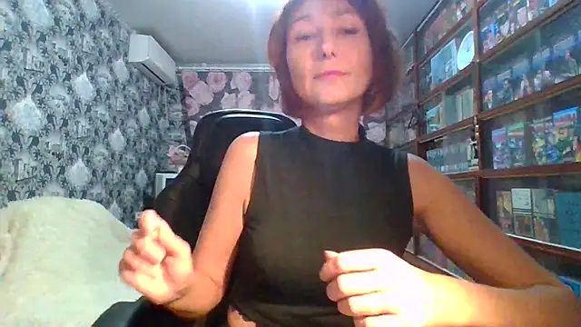 Snapshot of Pline1 chatting on 11.23.25 Pline1 online show from 11.23.25