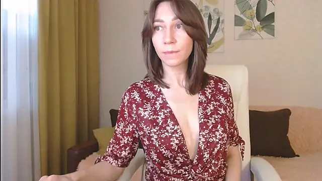 Snapshot of GoodGlamorGirl chatting on 02.03.25 GoodGlamorGirl online show from 02.03.25