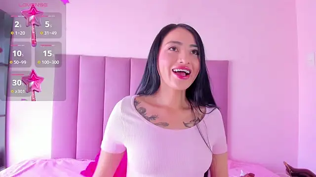 Snapshot of violet_myerrs chatting on 10.21.25 violet myerrs online show from 10.21.25