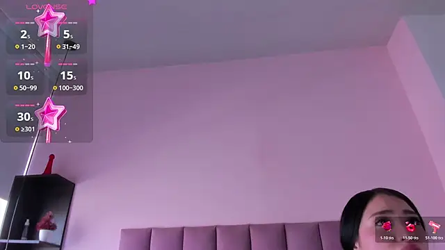 Snapshot of violet_myerrs chatting on 10.23.25 violet myerrs online show from 10.23.25