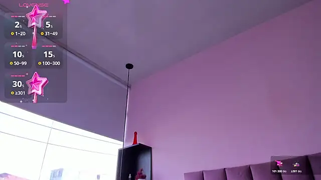 Snapshot of violet_myerrs chatting on 10.27.25 violet myerrs online show from 10.27.25