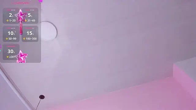 Snapshot of violet_myerrs chatting on 10.29.25 violet myerrs online show from 10.29.25