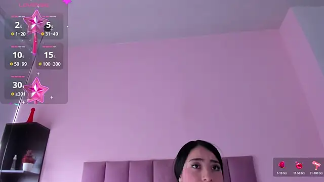 Snapshot of violet_myerrs chatting on 10.31.25 violet myerrs online show from 10.31.25