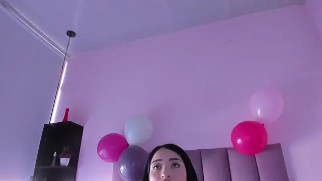 Snapshot of violet_myerrs chatting on 11.07.25 violet myerrs online show from 11.07.25