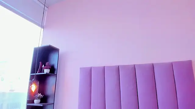 Snapshot of violet_myerrs chatting on 11.10.25 violet myerrs online show from 11.10.25