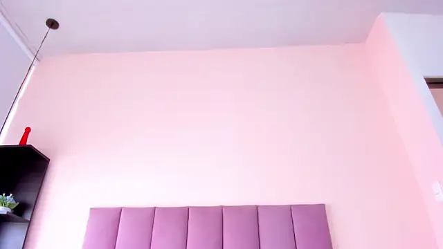 Snapshot of violet_myerrs chatting on 11.15.25 violet myerrs online show from 11.15.25