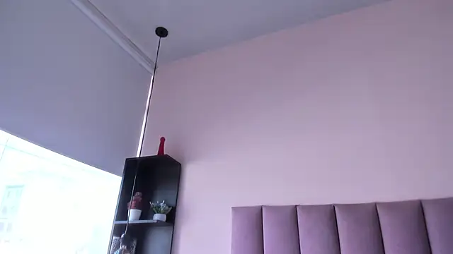 Snapshot of violet_myerrs chatting on 11.29.25 violet myerrs online show from 11.29.25