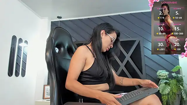 zoe martins  online show from 11.29.25