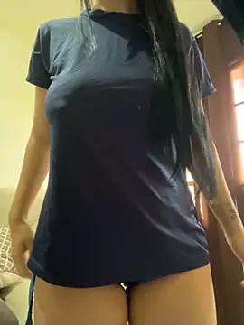 Snapshot of jujuarantes__2025 chatting on 11.18.25 jujuarantes 2025 online show from 11.18.25