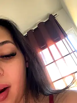 Snapshot of jujuarantes__2025 chatting on 11.21.25 jujuarantes 2025 online show from 11.21.25