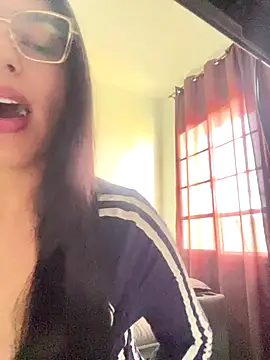 Snapshot of jujuarantes__2025 chatting on 12.16.25 jujuarantes 2025 online show from 12.16.25