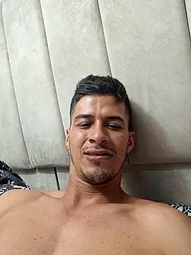 Snapshot of piterrr_hot chatting on 11.24.25 piterrr hot online show from 11.24.25