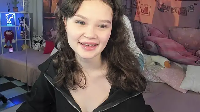 EmilyChaves online show from 11.25.25