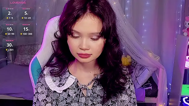 Snapshot of EmilyChaves chatting on 04.20.26 EmilyChaves online show from 04.20.26