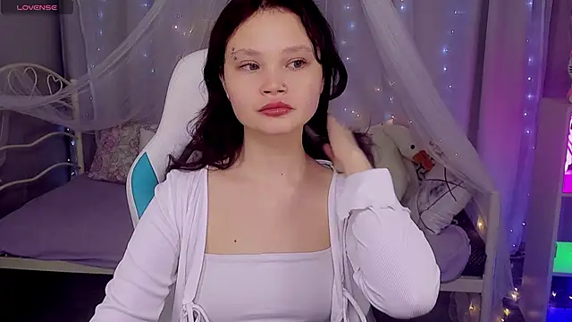 Snapshot of EmilyChaves chatting on 05.12.26 EmilyChaves online show from 05.12.26