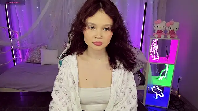 Snapshot of EmilyChaves chatting on 05.25.26 EmilyChaves online show from 05.25.26