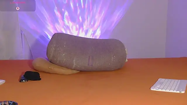 MrsNehir online show from 11.12.25