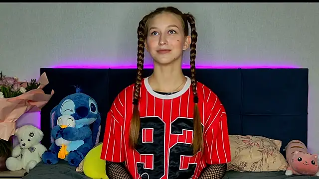 MissEmilyMiller online show from 10.21.25