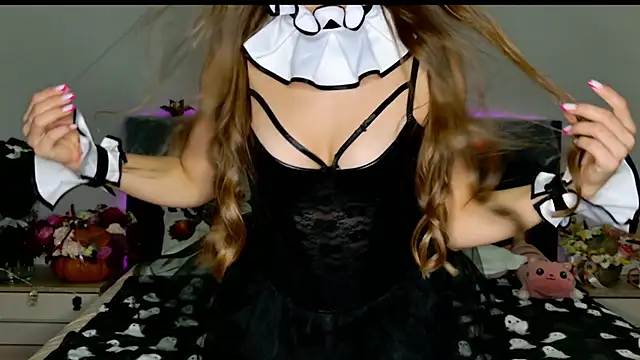 MissEmilyMiller online show from 10.31.25