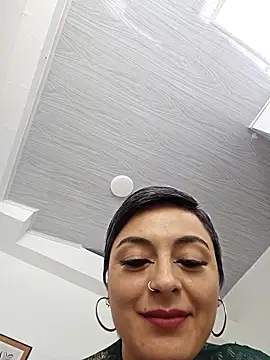 Daniela Leonn online show from 11.06.25