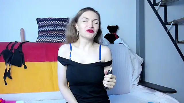 Snapshot of Katherine_Twilight chatting on 12.08.24 Katherine Twilight online show from 12.08.24