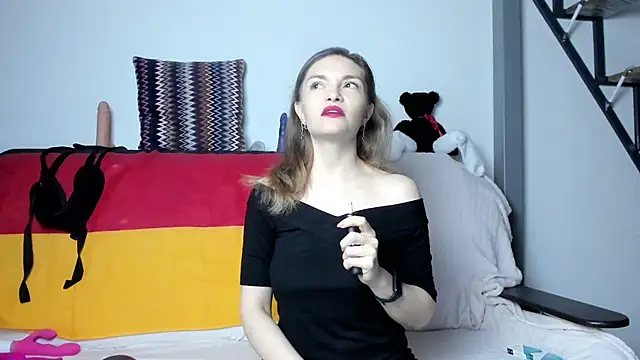 Snapshot of Katherine_Twilight chatting on 12.12.24 Katherine Twilight online show from 12.12.24