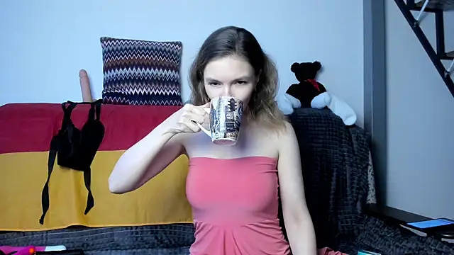 Snapshot of Katherine_Twilight chatting on 12.14.24 Katherine Twilight online show from 12.14.24