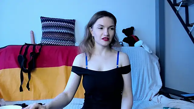 Snapshot of Katherine_Twilight chatting on 12.20.24 Katherine Twilight online show from 12.20.24