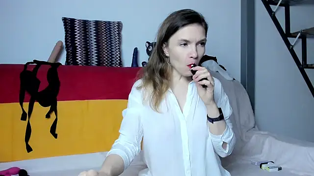 Snapshot of Katherine_Twilight chatting on 02.21.25 Katherine Twilight online show from 02.21.25