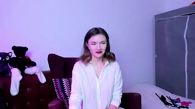 Snapshot of Katherine_Twilight chatting on 09.19.25 Katherine Twilight online show from 09.19.25