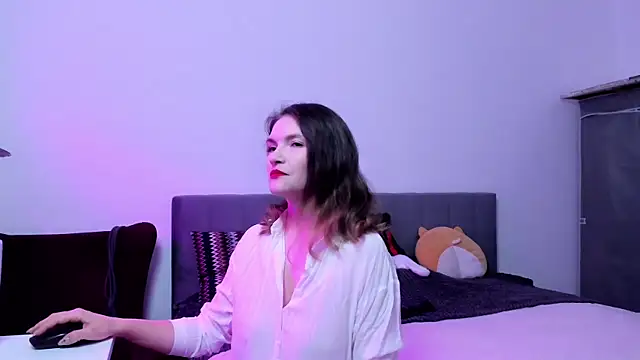 Snapshot of Katherine_Twilight chatting on 10.17.25 Katherine Twilight online show from 10.17.25