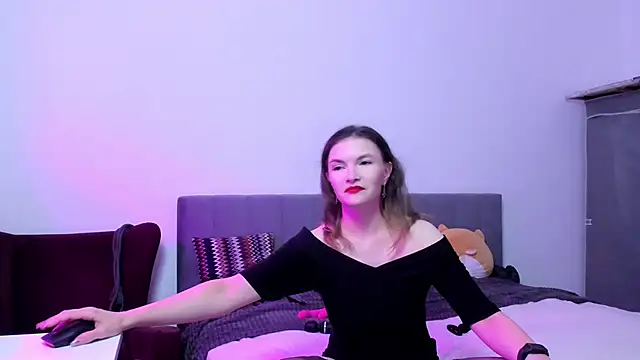 Snapshot of Katherine_Twilight chatting on 10.30.25 Katherine Twilight online show from 10.30.25