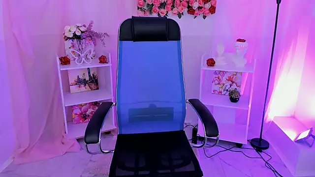 AuroraWrenfield online show from 10.27.25