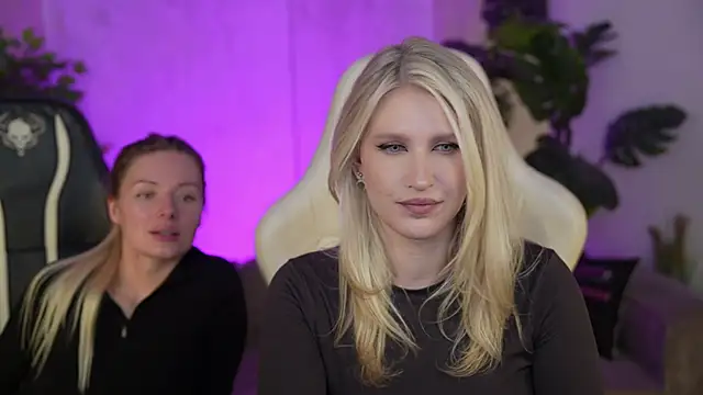 Snapshot of Scarlett_Sweet054 chatting on 10.02.25 Scarlett Sweet054 online show from 10.02.25