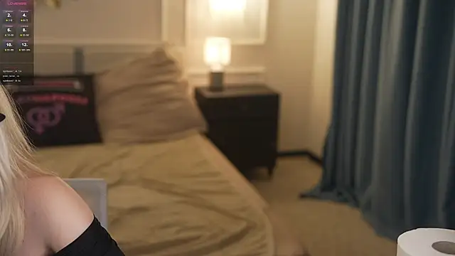 Snapshot of Scarlett_Sweet054 chatting on 11.14.25 Scarlett Sweet054 online show from 11.14.25