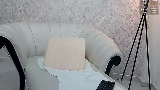 Snapshot of aura_sanders1 chatting on 12.20.25 aura sanders1 online show from 12.20.25