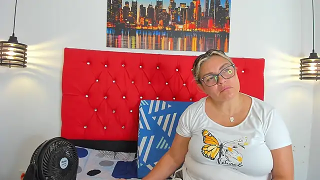 carolinacrus01 online show from 10.29.25