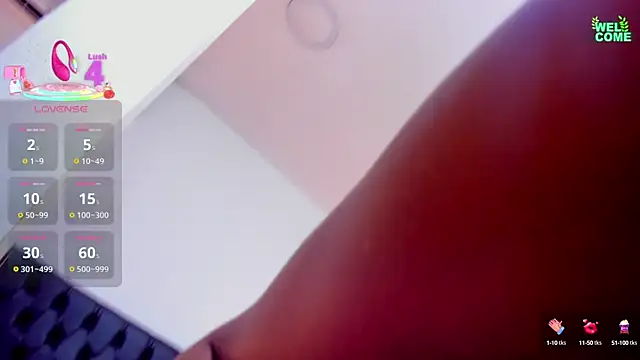 Snapshot of ivi_lopez chatting on 09.12.25 ivi lopez online show from 09.12.25