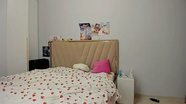 miko moonn online show from 10.19.25