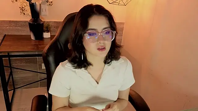 LiLLiAnderson online show from 11.13.25